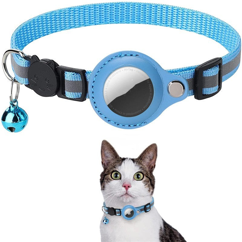 Katthalsband med reflex, bjällra och plats för AirTag